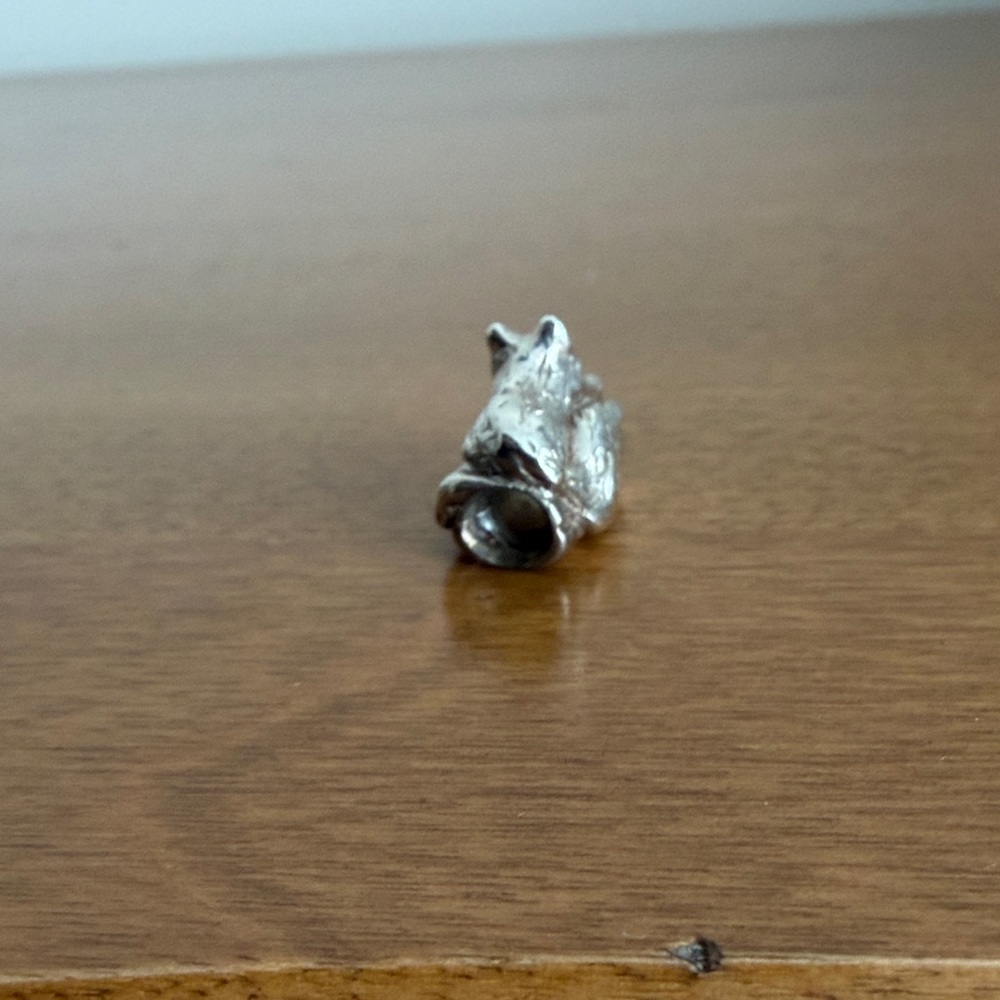 Silver Fox Charm - Picture 5 of 6